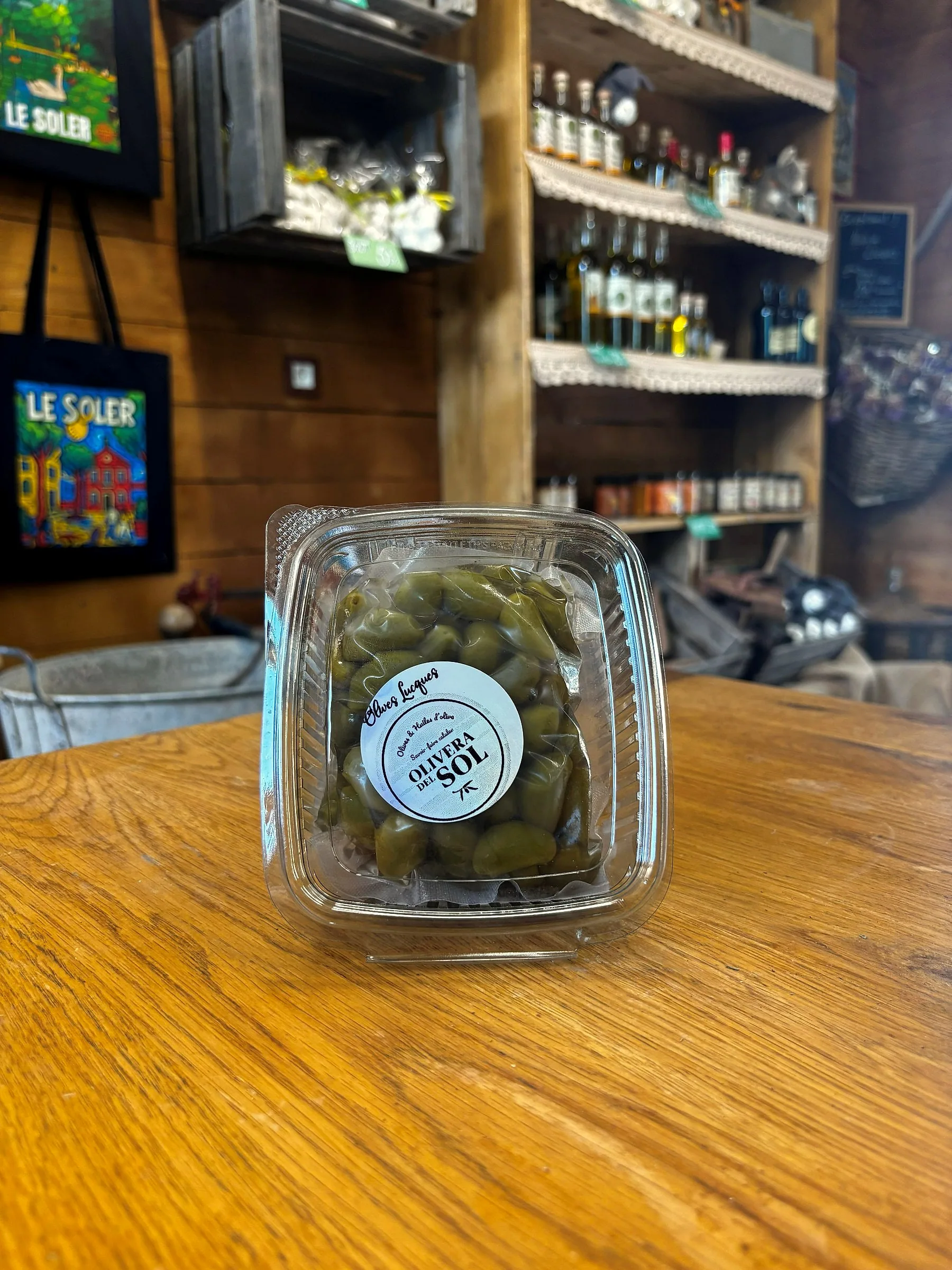 Olives Lucques apéritives 170 g photographiées à La Boutique Catalane, Le Soler